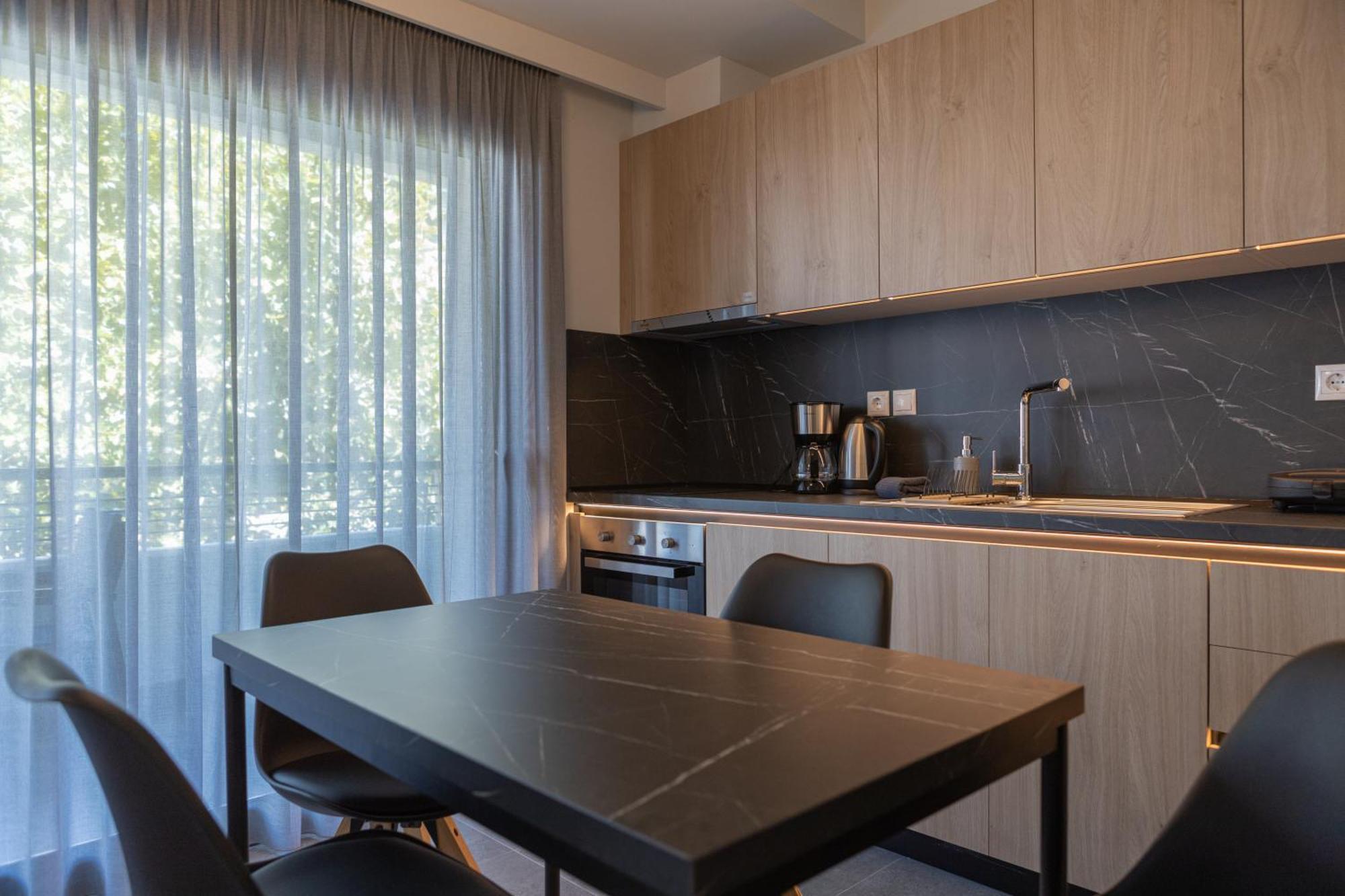 Aeson Premium Living Aparthotel Volos Bagian luar foto